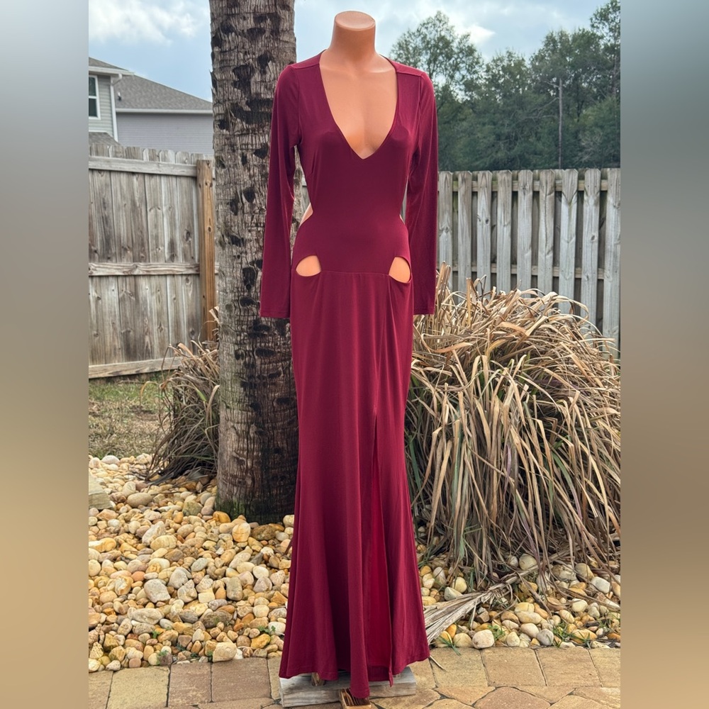 Low V-Neck Long Sleeve Side Cut Out Backless Gown Burgundy Maxi Dress Sz Medium
